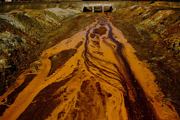 оранжевая река